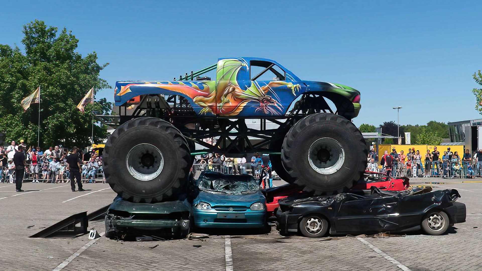 Monster Fast Monster Action - Winter-Stunt Movie Production